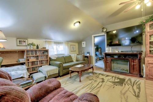 128 Main Street, Barons, AB 
