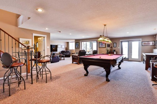 605 Sunridge Crescent West, Lethbridge, AB - Indoor Photo Showing Other Room