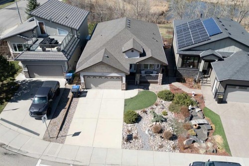 605 Sunridge Crescent West, Lethbridge, AB - Outdoor With Facade