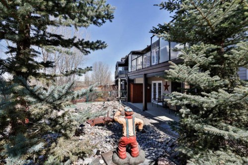 605 Sunridge Crescent West, Lethbridge, AB - Outdoor