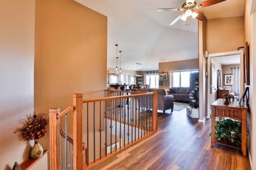 605 Sunridge Crescent West, Lethbridge, AB - Indoor Photo Showing Other Room