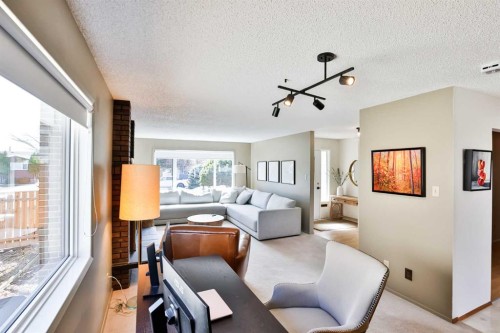 104 Elm Crescent South, Lethbridge, AB - Indoor