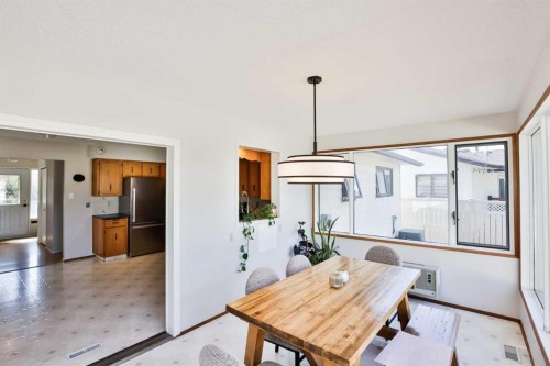 104 Elm Crescent South, Lethbridge, AB - Indoor