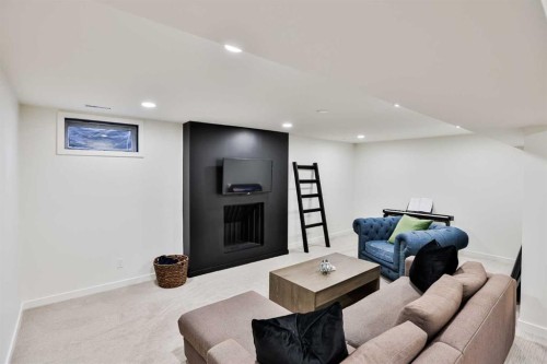 104 Elm Crescent South, Lethbridge, AB - Indoor