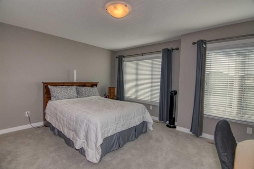559 Moonlight Lane West, Lethbridge, AB - Indoor Photo Showing Bedroom