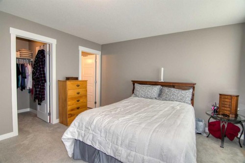 559 Moonlight Lane West, Lethbridge, AB - Indoor Photo Showing Bedroom