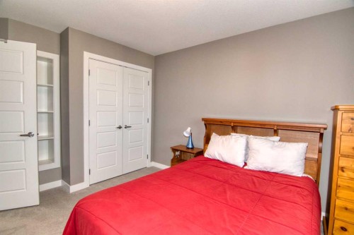 559 Moonlight Lane West, Lethbridge, AB - Indoor Photo Showing Bedroom