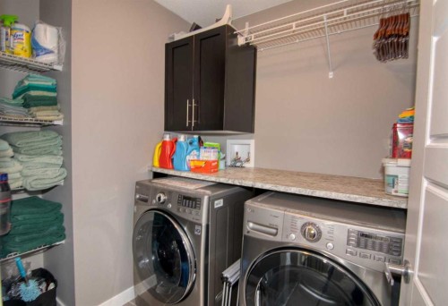 559 Moonlight Lane West, Lethbridge, AB - Indoor Photo Showing Laundry Room