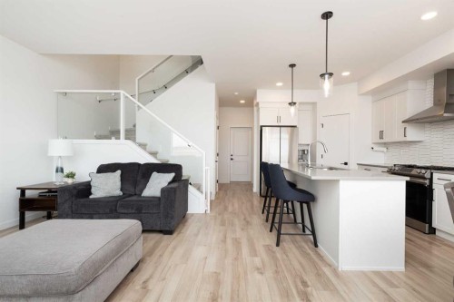 1180 Coalbrook Place West, Lethbridge, AB - Indoor Photo Showing Kitchen With Upgraded Kitchen