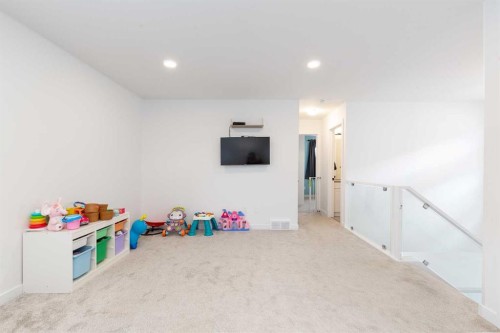 1180 Coalbrook Place West, Lethbridge, AB - Indoor Photo Showing Other Room