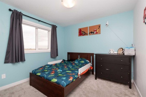 1180 Coalbrook Place West, Lethbridge, AB - Indoor Photo Showing Bedroom