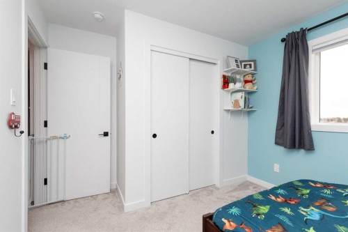 1180 Coalbrook Place West, Lethbridge, AB - Indoor Photo Showing Bedroom