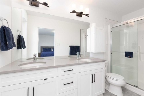 1180 Coalbrook Place West, Lethbridge, AB - Indoor Photo Showing Bathroom