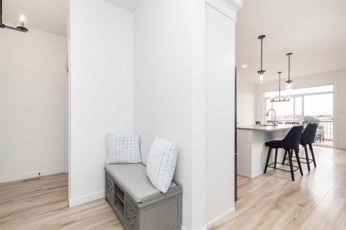 1180 Coalbrook Place West, Lethbridge, AB - Indoor