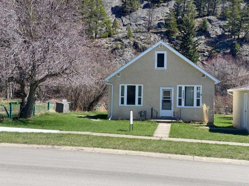 20601 25 Avenue, Bellevue, AB - Outdoor