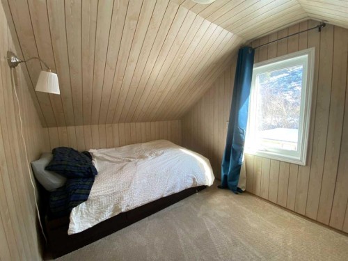 20601 25 Avenue, Bellevue, AB - Indoor Photo Showing Bedroom