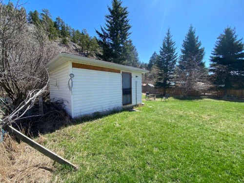20601 25 Avenue, Bellevue, AB - Outdoor