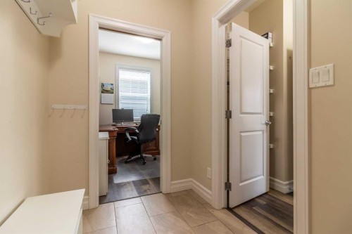 597 Aquitania Boulevard West, Lethbridge, AB - Indoor Photo Showing Other Room