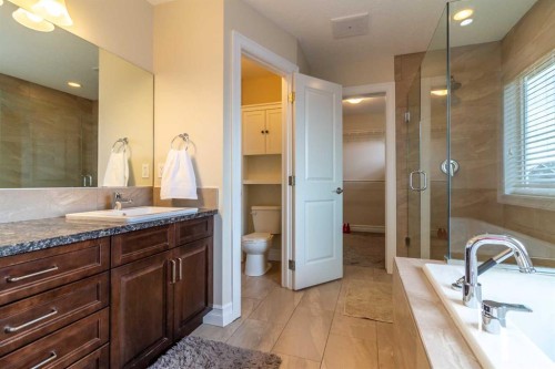 597 Aquitania Boulevard West, Lethbridge, AB - Indoor Photo Showing Bathroom