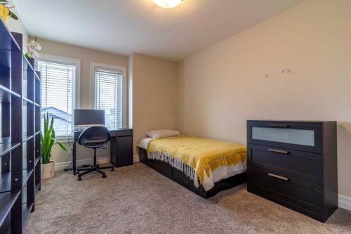 597 Aquitania Boulevard West, Lethbridge, AB - Indoor Photo Showing Bedroom