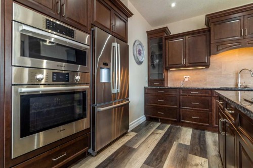597 Aquitania Boulevard West, Lethbridge, AB - Indoor Photo Showing Kitchen With Upgraded Kitchen