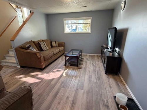 5413 38 Avenue, Taber, AB - Indoor