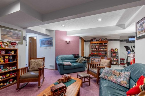 229 Coachwood Point West, Lethbridge, AB - Indoor