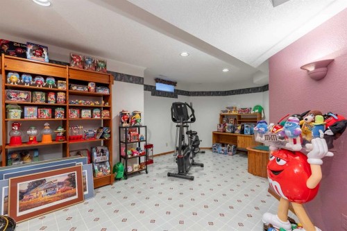229 Coachwood Point West, Lethbridge, AB - Indoor