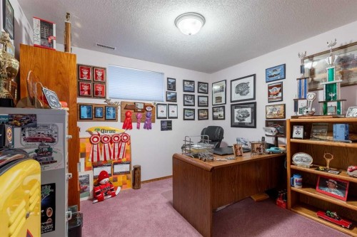 229 Coachwood Point West, Lethbridge, AB - Indoor Photo Showing Office