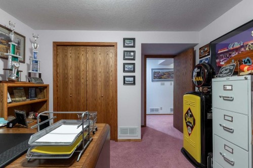 229 Coachwood Point West, Lethbridge, AB - Indoor