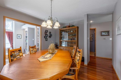 229 Coachwood Point West, Lethbridge, AB - Indoor Photo Showing Dining Room