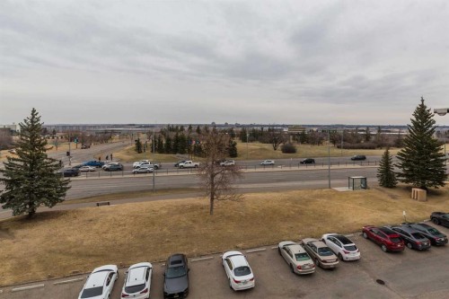 515-5 Berkley Place West, Lethbridge, AB - Outdoor With View