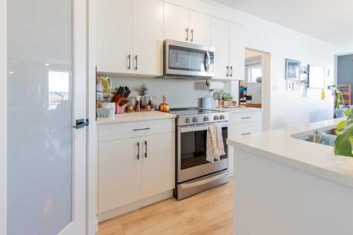 314 Uplands Boulevard North, Lethbridge, AB - Indoor Photo Showing Kitchen With Upgraded Kitchen