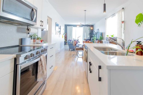 314 Uplands Boulevard North, Lethbridge, AB - Indoor Photo Showing Kitchen With Double Sink With Upgraded Kitchen