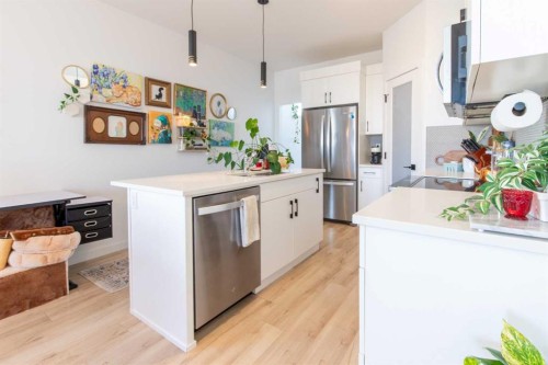 314 Uplands Boulevard North, Lethbridge, AB - Indoor Photo Showing Kitchen With Upgraded Kitchen