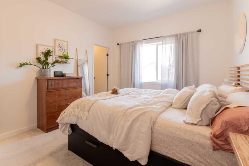 314 Uplands Boulevard North, Lethbridge, AB - Indoor Photo Showing Bedroom