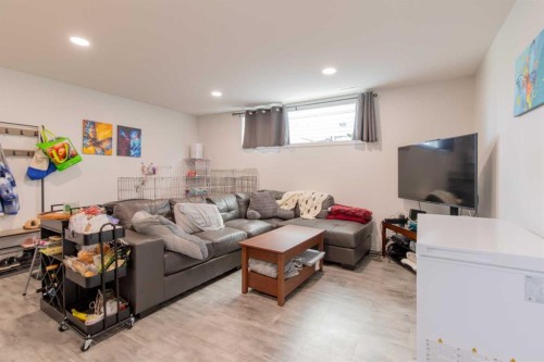 314 Uplands Boulevard North, Lethbridge, AB - Indoor