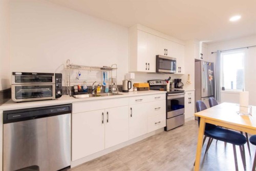 314 Uplands Boulevard North, Lethbridge, AB - Indoor Photo Showing Kitchen