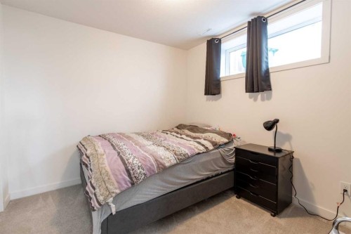 314 Uplands Boulevard North, Lethbridge, AB - Indoor Photo Showing Bedroom