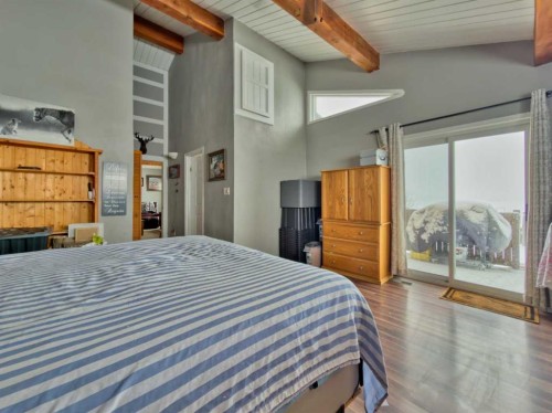 22057 Rg Rd 252, Aetna, AB - Indoor Photo Showing Bedroom