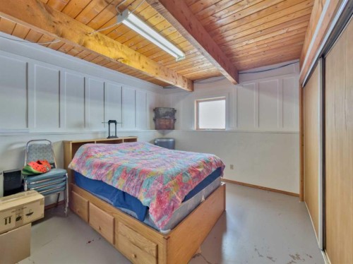 22057 Rg Rd 252, Aetna, AB - Indoor Photo Showing Bedroom