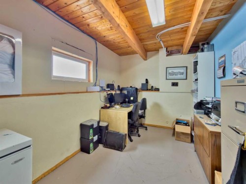 22057 Rg Rd 252, Aetna, AB - Indoor