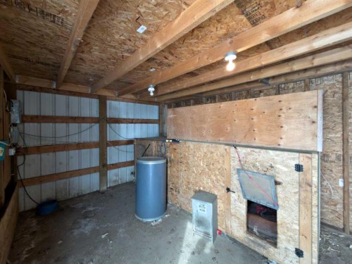 22057 Rg Rd 252, Aetna, AB - Indoor Photo Showing Other Room