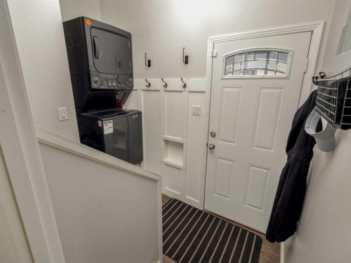 1707 Lakemount Boulevard South, Lethbridge, AB - Indoor