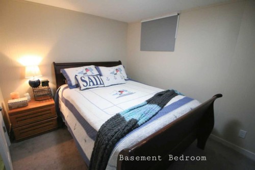 1707 Lakemount Boulevard South, Lethbridge, AB - Indoor Photo Showing Bedroom