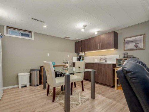 1707 Lakemount Boulevard South, Lethbridge, AB - Indoor