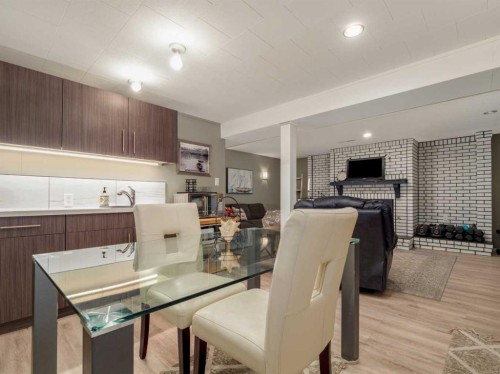 1707 Lakemount Boulevard South, Lethbridge, AB - Indoor Photo Showing Dining Room