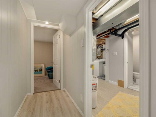 1707 Lakemount Boulevard South, Lethbridge, AB - Indoor Photo Showing Other Room