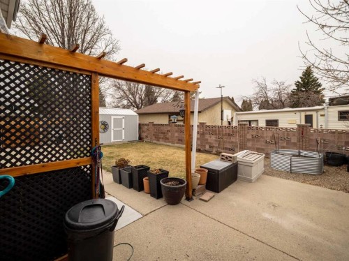 1707 Lakemount Boulevard South, Lethbridge, AB - Outdoor With Deck Patio Veranda With Exterior
