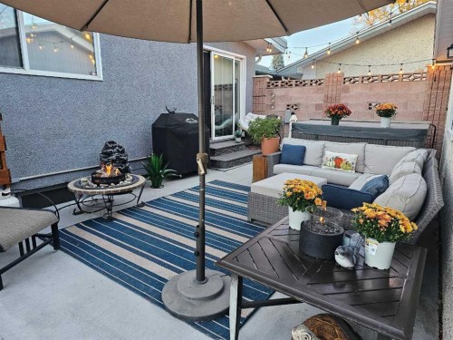 1707 Lakemount Boulevard South, Lethbridge, AB - Outdoor With Deck Patio Veranda With Exterior